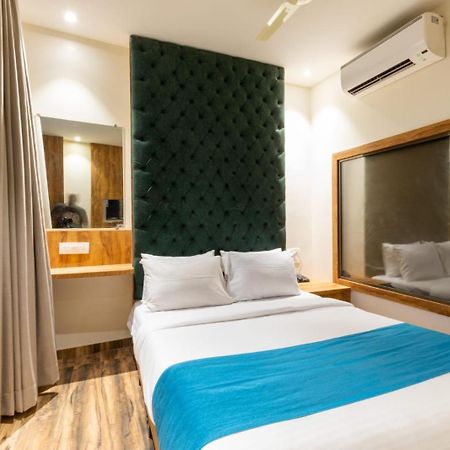 Prince Hotel Mumbai Exterior foto